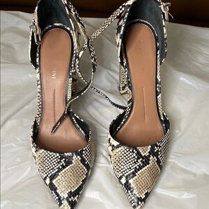 Gianni Bini Snakeskin Heels - Black and Cream